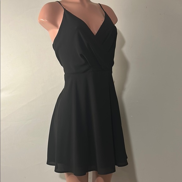 Express Adjustable Spaghetti Strap Little Black Mini Dress Lined Size Medium - Picture 2 of 9